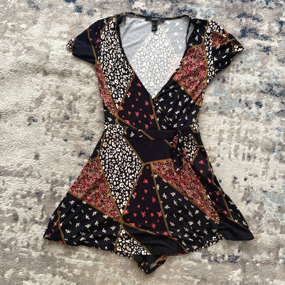 Pattern romper NWOT